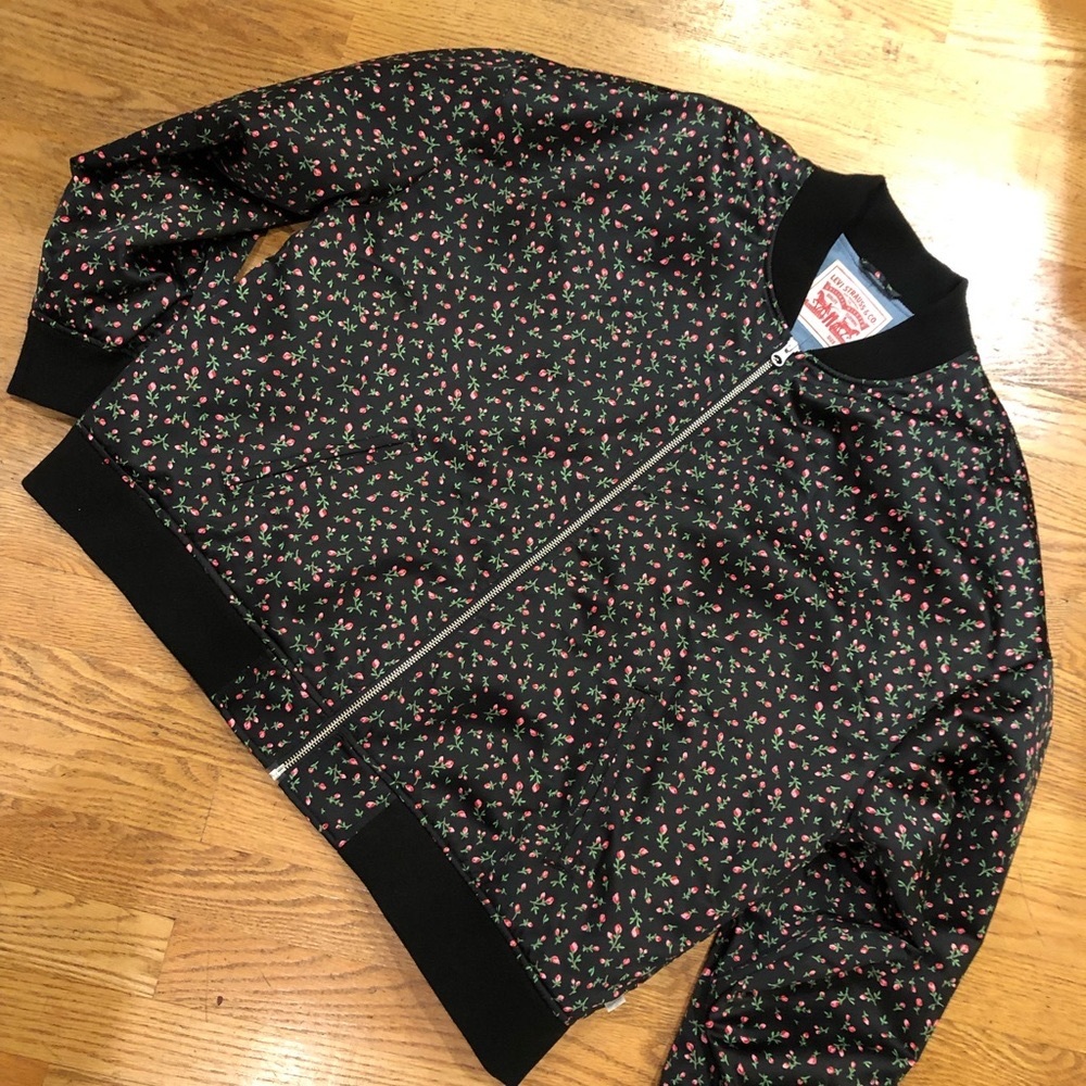 Gnu Levi black satin jacket with red roses